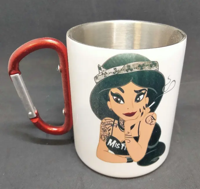 Mug metal blanc avec anse mousqueton rouge 300 ml