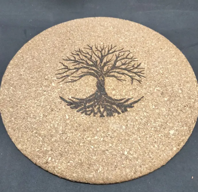 Dessous de plat en liege gravée