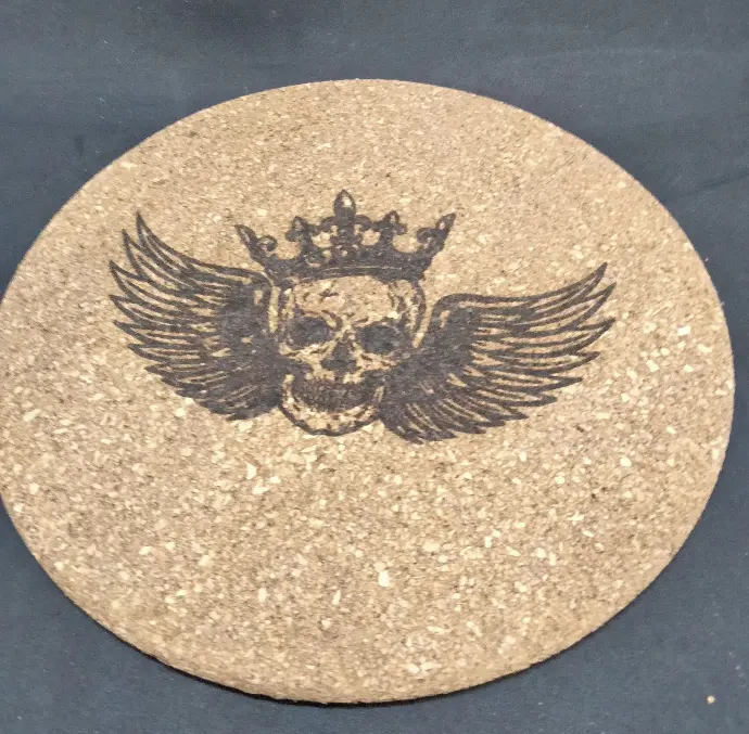 Dessous de plat en liege gravée