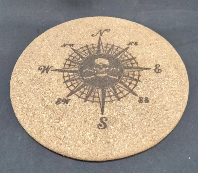 Dessous de plat en liege gravée