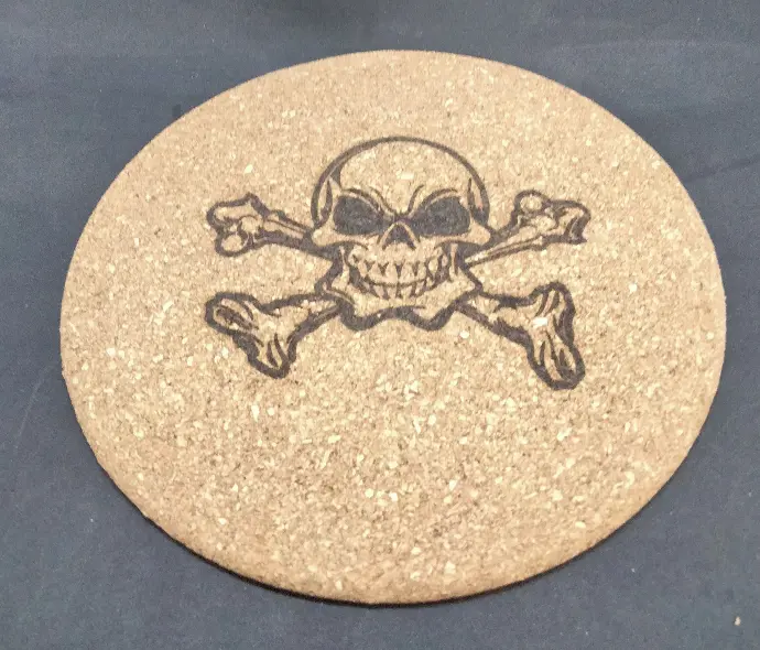 Dessous de plat en liege gravée