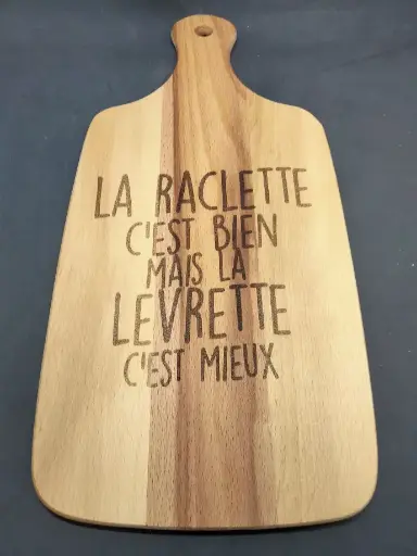 Planche à découper gravée