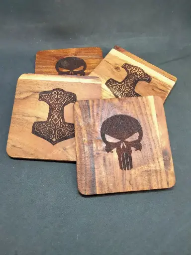 Lot de dessous de verres en bois gravée